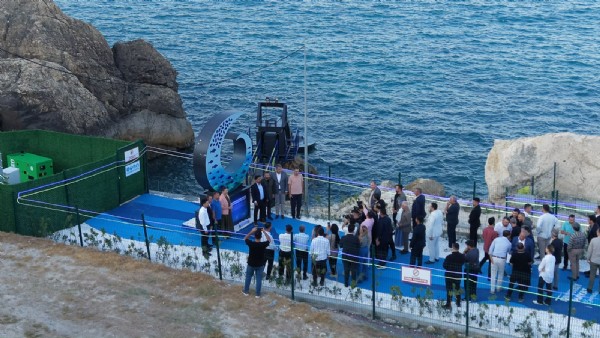 Karadeniz’in Hırçın Dalgaları Arnavutköy’de Enerjiye Dönüştü